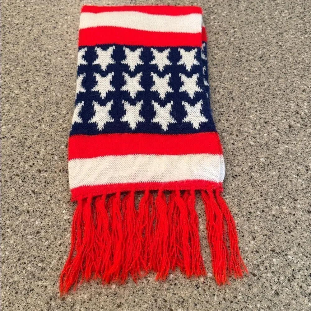 VINTAGE 1970s Bicentennial Americana USA Knit Stars & Stripes Fringe Flag Scarf
